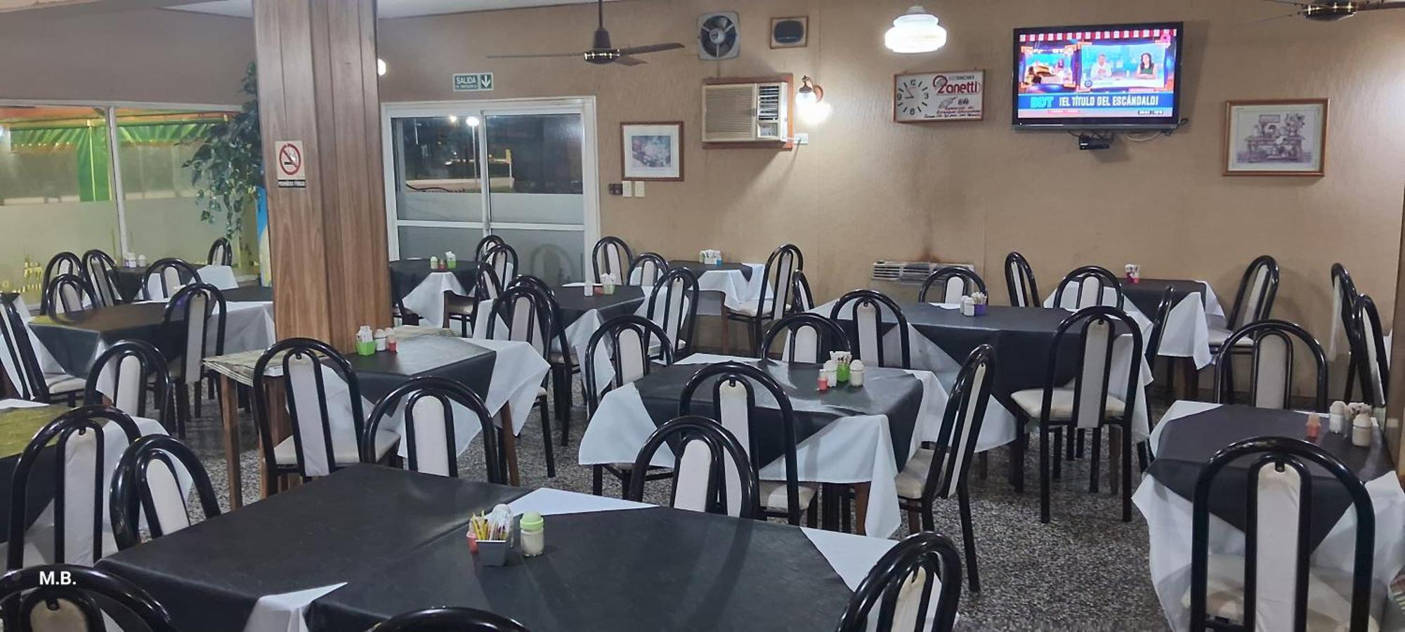 Hotel y Restaurant Don Quijote Macachín Extérieur photo