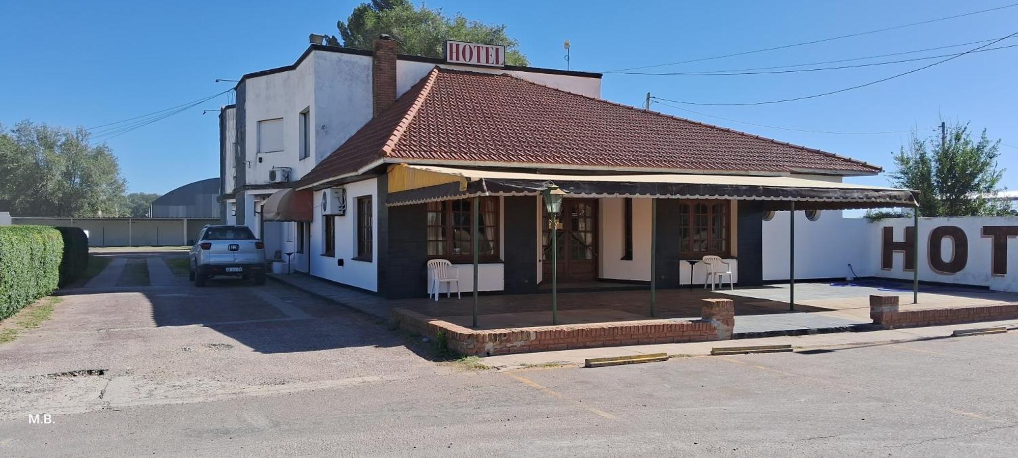 Hotel y Restaurant Don Quijote Macachín Extérieur photo
